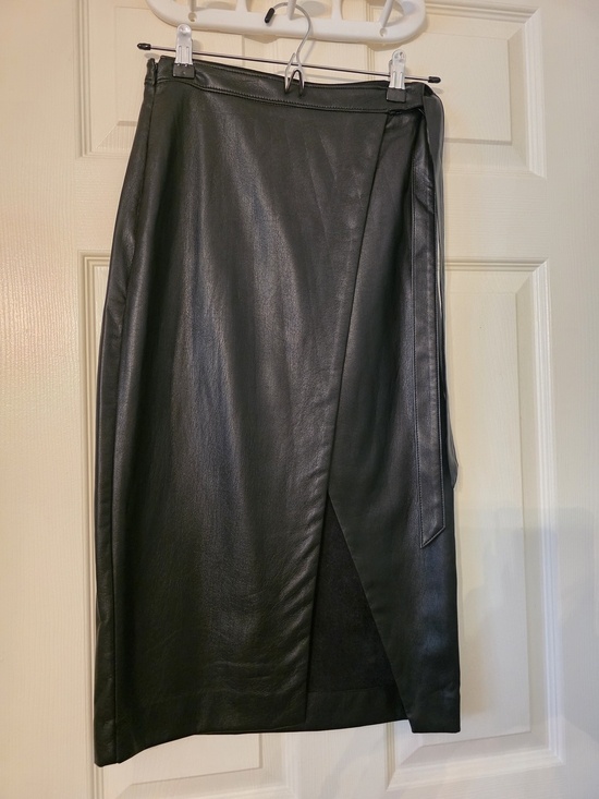 Babaton Dresses & Skirts - Babaton Black Pelli Skirt